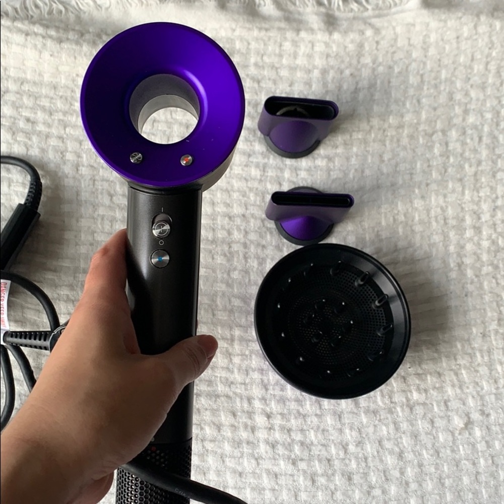 Dyson supersonic blowdryer